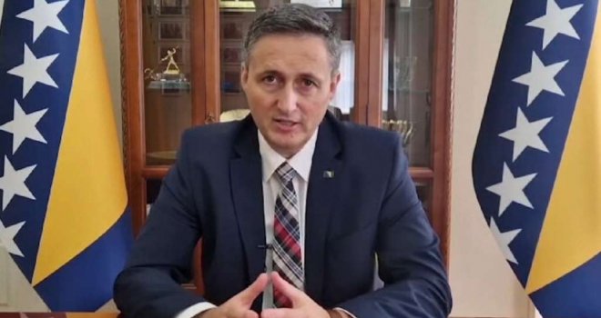 Bećirović podnio Ustavnom sudu BiH zahtjev za ocjenu ustavnosti Zakona o dopuni Zakona o upotrebi zastave, grba i himne u bh. entitetu RS