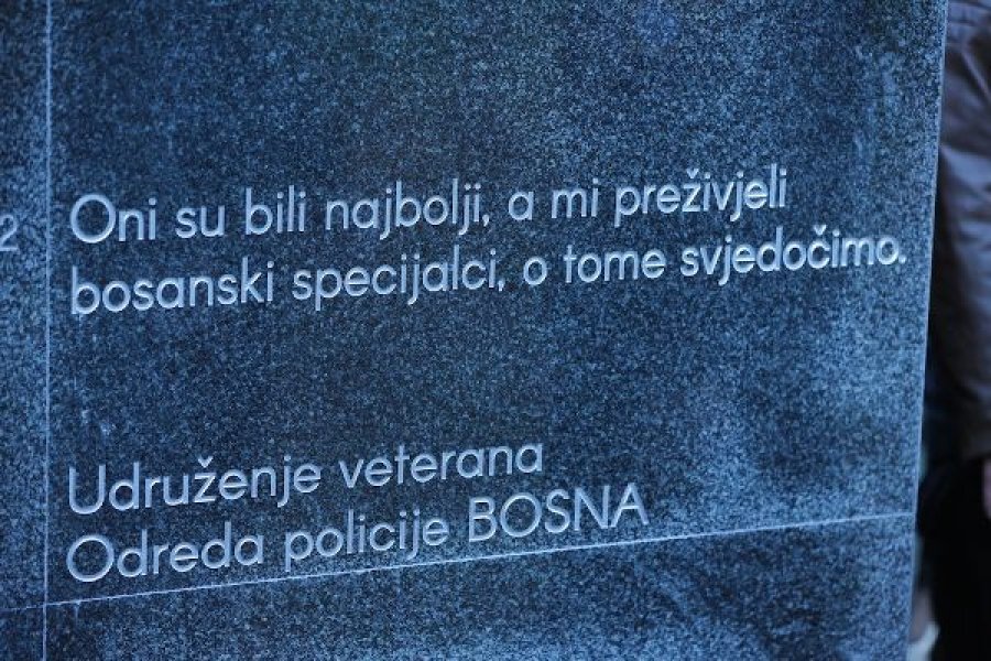spomenik-tenk-ploca