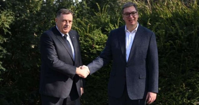 Oglasio se i Vučić: 'Nepodnošljivo je da gonite prva tri čovjeka entiteta, čekamo odgovor iz Interpola'