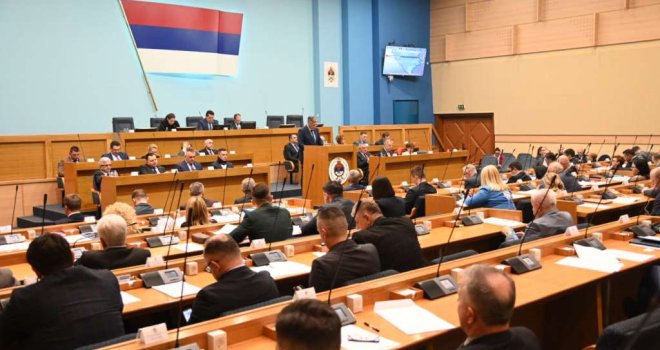Narodna skupština RS usvojila set zakona o povećanju plata budžetskih korisnika