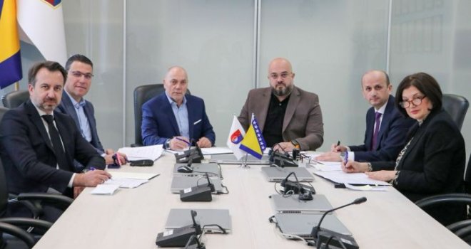 Ministar Šteta potpisao važne sporazume sa komunalnim preduzećima: Hoće li Sarajlije dobiti kvalitenije usluge?