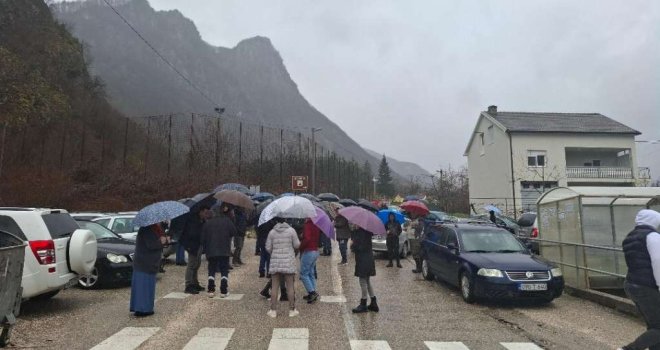Mještani blokirali put Jablanica – Blidinje: Ne mogu na posao, ni u školu