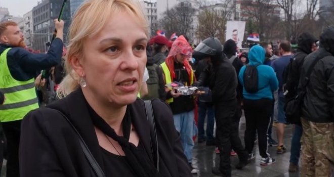Umjesto da dočeka pravdu za nadstrešnicu: Majka stradalog Stefana Hrke zbog zastrašivanja morala napustiti Srbiju?!