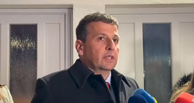 Vukanović odlučio da se nakratko povuče iz javnosti: Živimo pod zlim ljudima koji su spremni na sve...'
