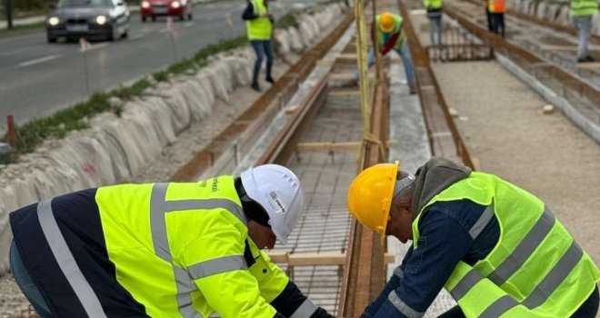 Prve šine stigle na tramvajsku prugu Ilidža - Hrasnica, Šteta poručio: 'Nema stajanja!'