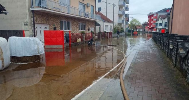 Sanski Most: Rijeke Sana i Bliha se povlače, borba s podzemnim vodama traje