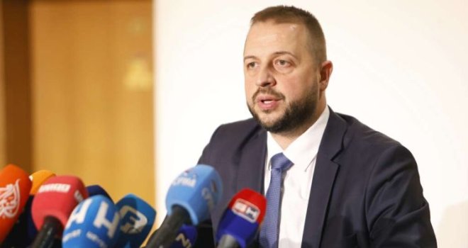 Želimir Nešković o potezu SNSD-a: 'Priča da se napuštanjem sjednice Doma naroda štiti volja srpskog naroda je jadna'