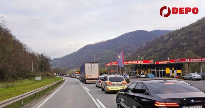 Veliki odron na putu M-17, formirale se ogromne kolone vozila:  Policija reguliše saobraćaj, ali čeka se i do sat vremena