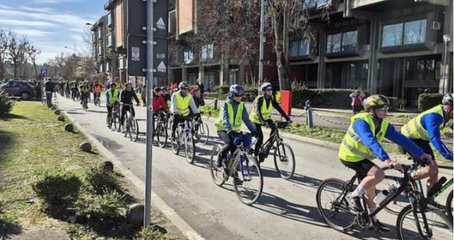 Srbija: Studenti krenuli biciklima u Strasbourg da se obrate zvaničnicima EU