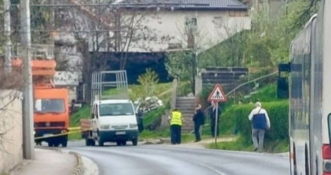 Automobil udario u kamion, iz korpe ispala dvojica radnika koji su postavljali trolejbusku mrežu na Kobiljoj Glavi