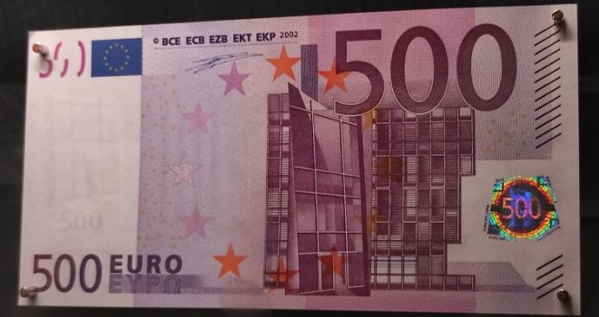 Sramota epskih razmjera: Mladencima poklonio 500 lažnih eura, a zatim tražio kusur