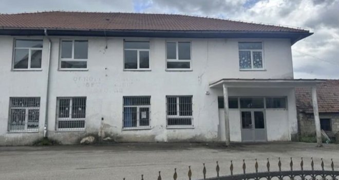 Užas u bh. školi: Nastavnik napadnut na času, roditelj ga uhvatio za vrat i zaprijetio