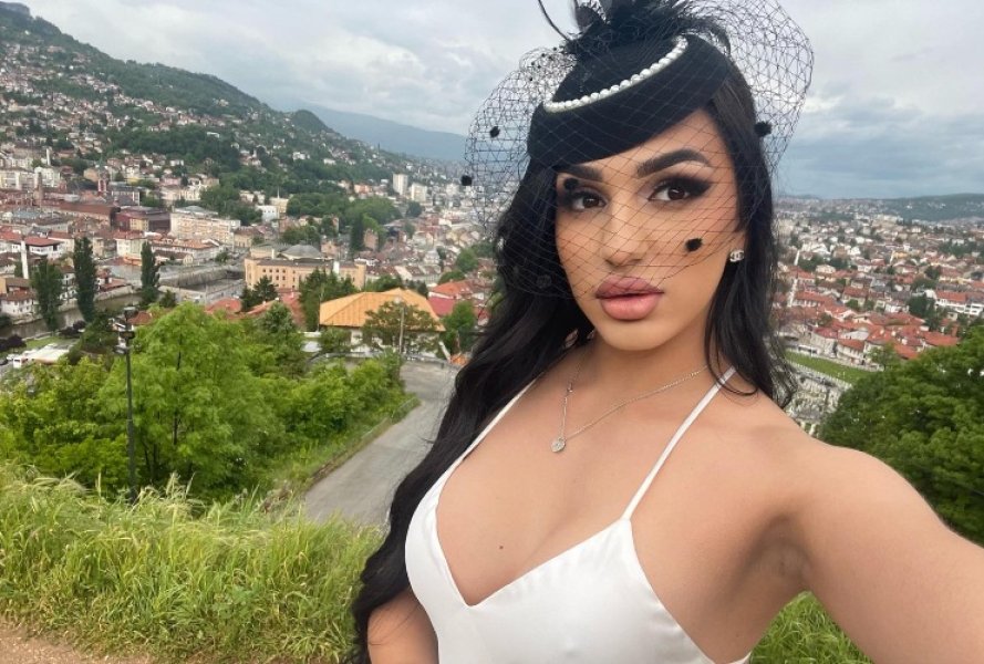 naida-mujkanovic-prva-transorda-pjevacica-u-bih-2