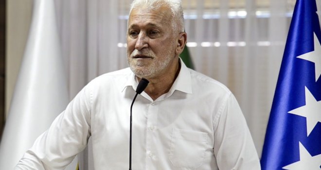 Bivši načelnik Hadžića Hamdo Ejubović novcem iz budžeta plaća privatne tužbe protiv građana
