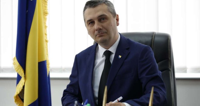 Pozivali na 'progon Turaka': Nerin Dizdar podnio krivičnu prijavu Tužilaštvu BiH zbog provokacija 11. jula u Srebrenici 