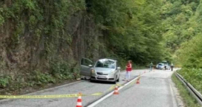 Detalji nesreće kod Foče: U vozilu na koji je pala stijena bili otac i kćerka iz Sarajeva... Ona poginula, on teško povrijeđen