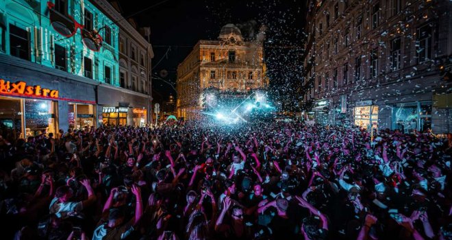 Svi putevi vode u Sarajevo: Posljednja noć SFF-a, show ispred Vječne vatre koji se ne propušta