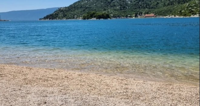Na popularnoj plaži u Hrvatskoj otkriveno fekalno zagađenje: Zabrana kupanja do daljnjeg