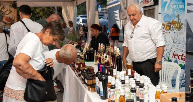Počeli tradicionalni 'Dani Mediterana' u Neumu, okupili brojne izlagače i goste 