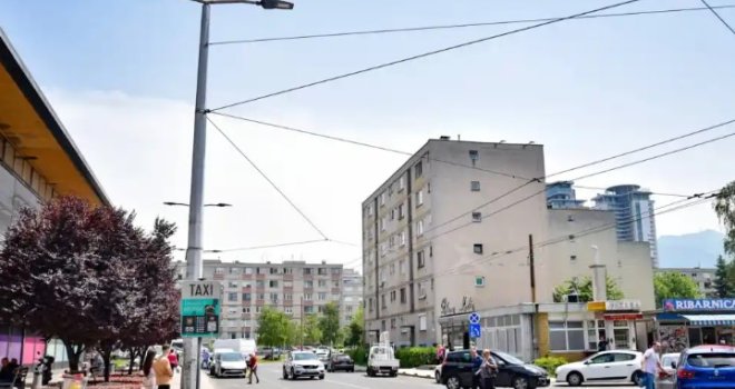 Haos u centru Sarajeva: Danima je curila voda, pa pokrenula klizište!
