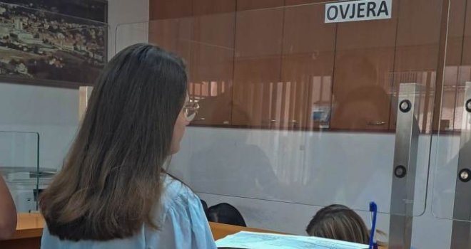 Kol’ko košta papir: Hoće li se ukinuti administrativna taksa za ovjeru studentskih dokumenata?